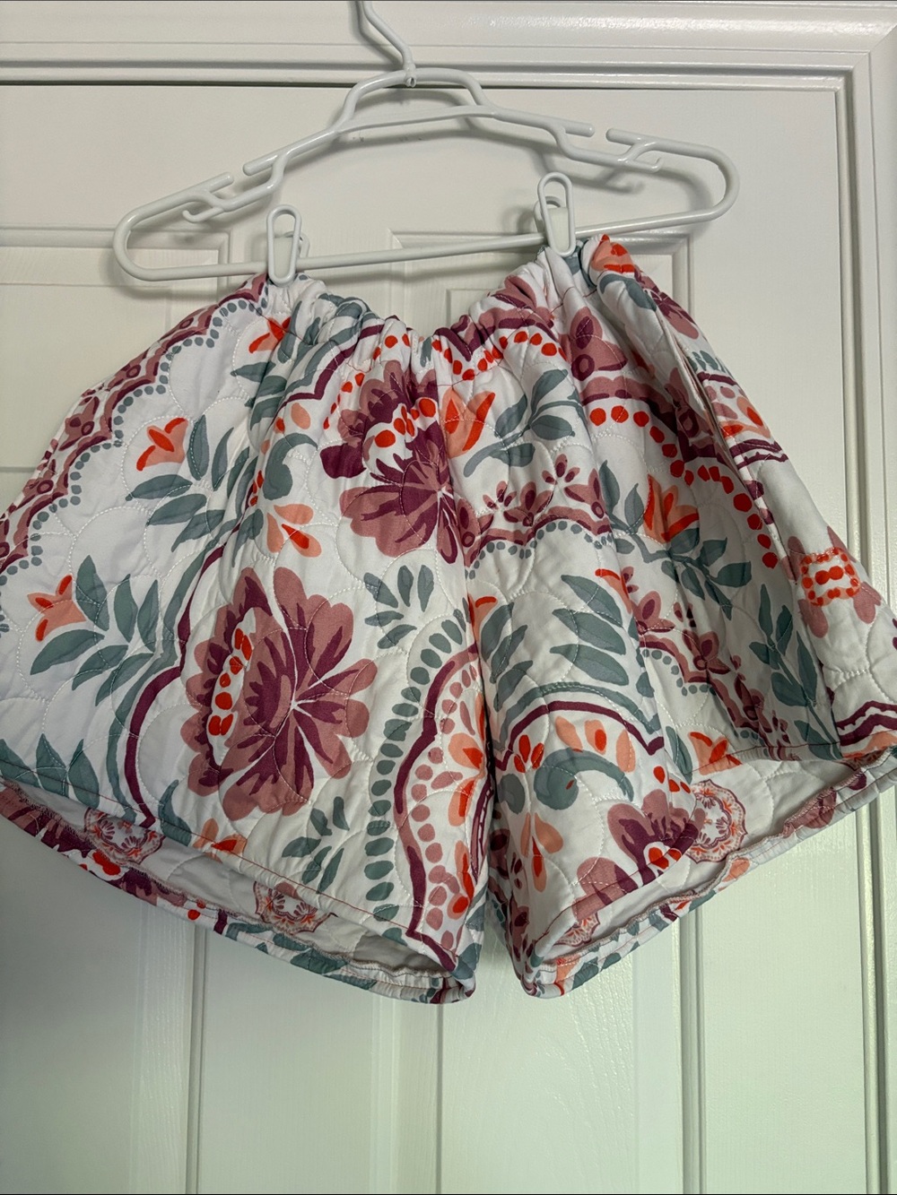 Quilted Floral Athletic Shorts — White with Mauve & Coral Floral Print